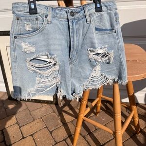 ripped jeans short that are stretchy